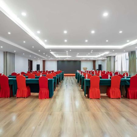 מלון Ramada Linyi North מראה חיצוני תמונה