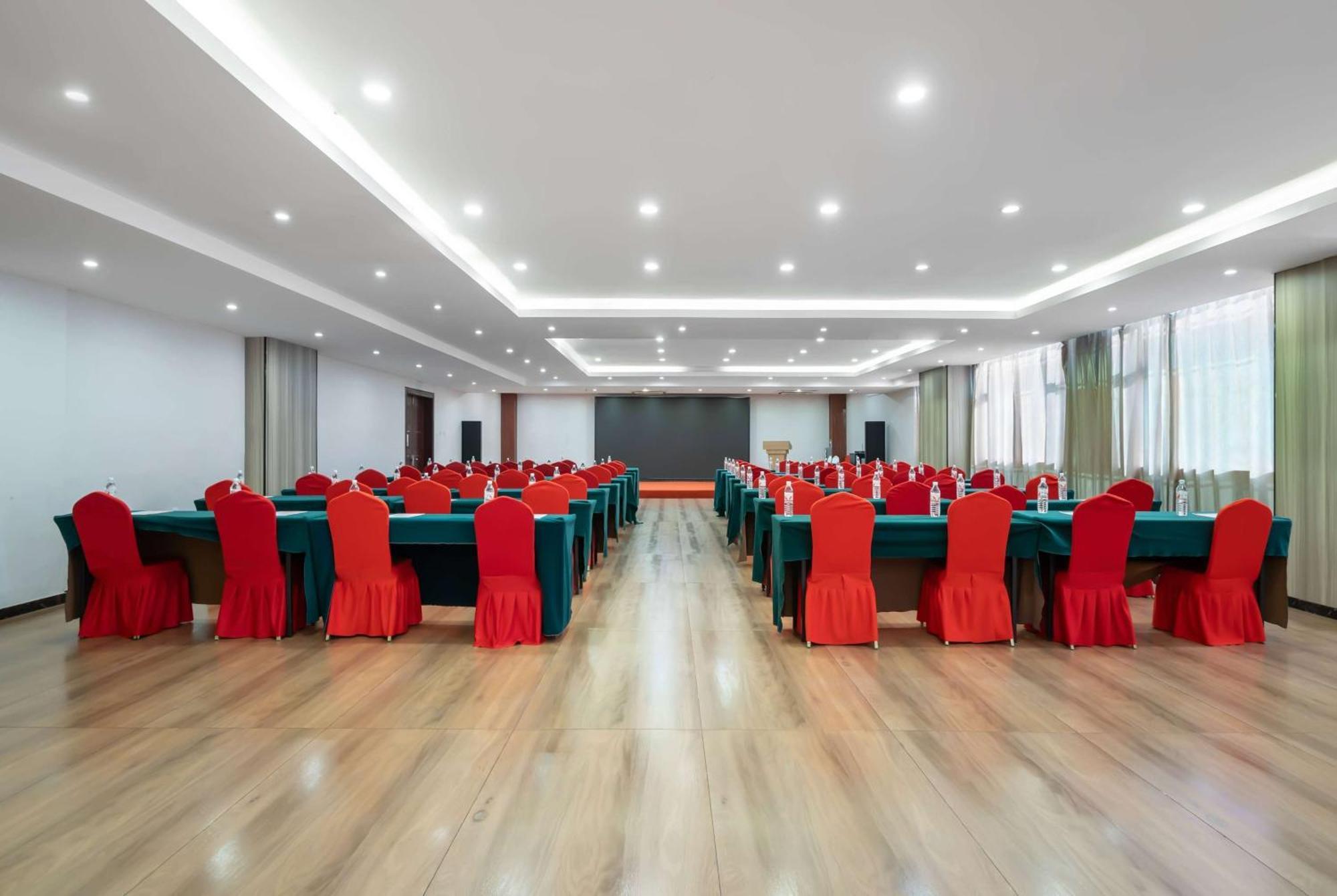 מלון Ramada Linyi North מראה חיצוני תמונה