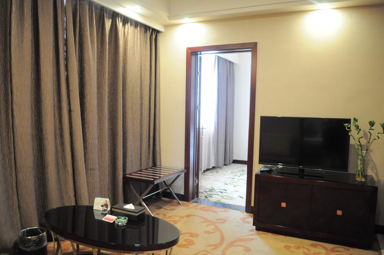 מלון Ramada Linyi North מראה חיצוני תמונה